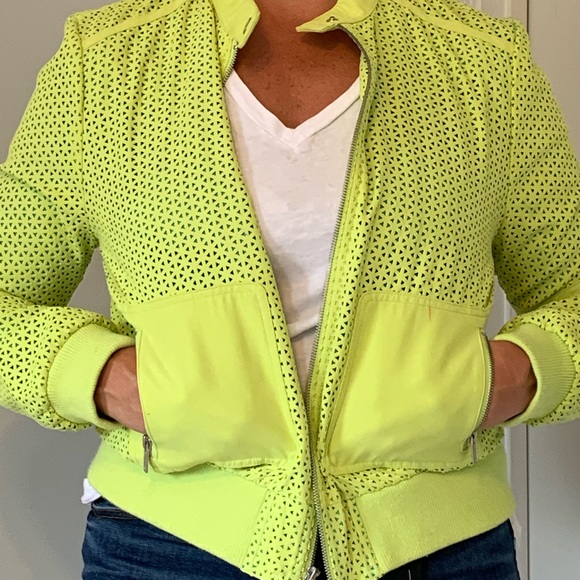 Kenneth Cole -Lime Green with Teal Satin Lining - Picture 2 of 7